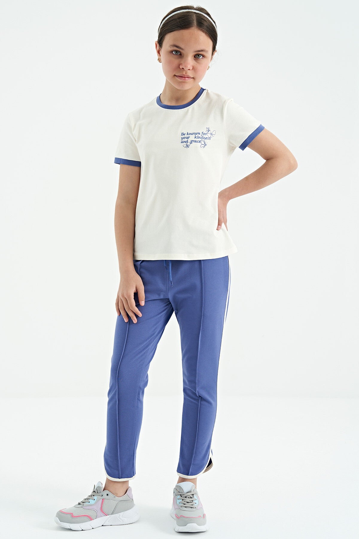 Ecru Minimal Print O Neck Comfort Fit Short Sleeve Girls' T-Shirt - 75110