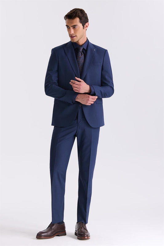 Navy Classic Fit Sharp Collar Wool Suit