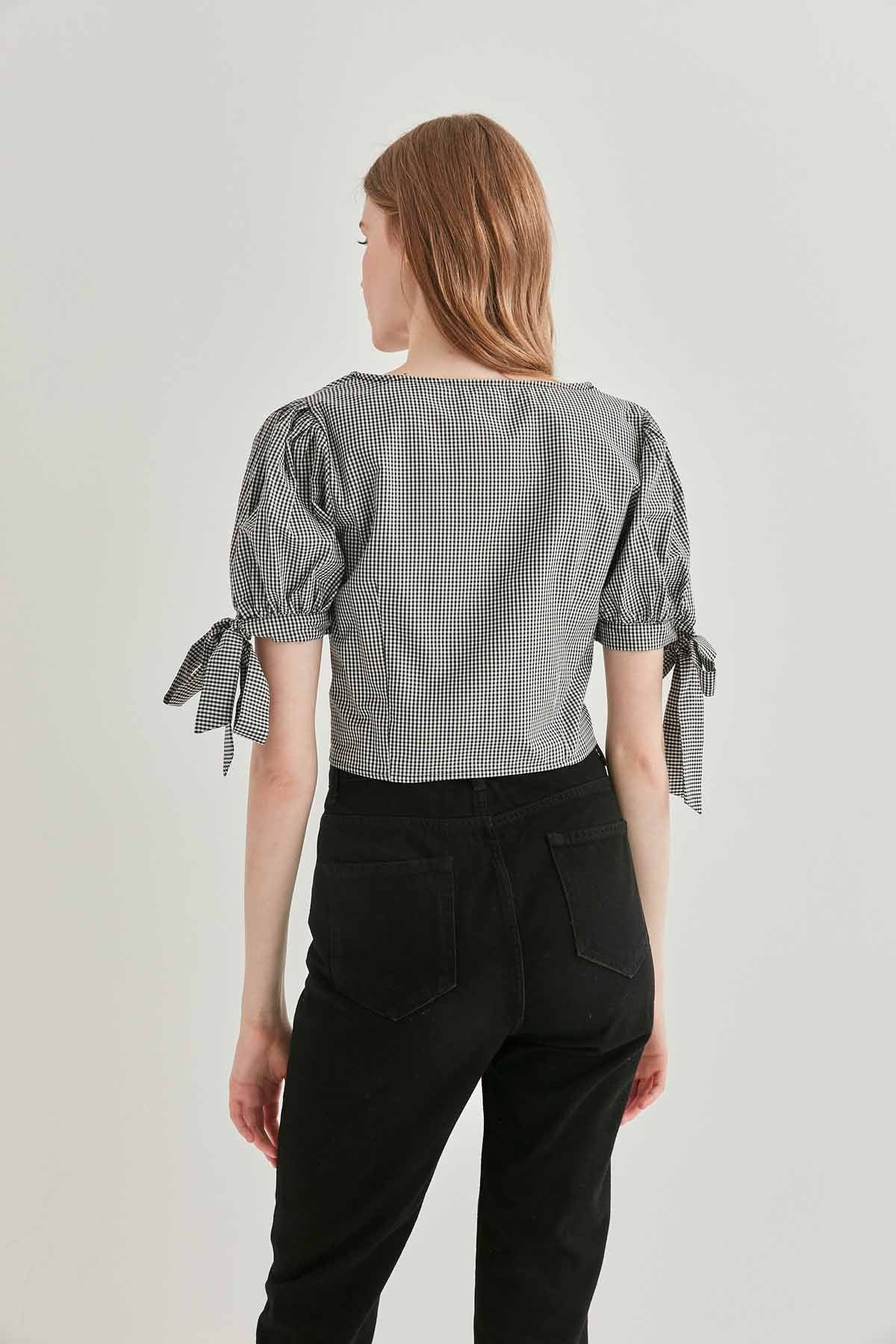 LACED SLEEVE BLOUSE