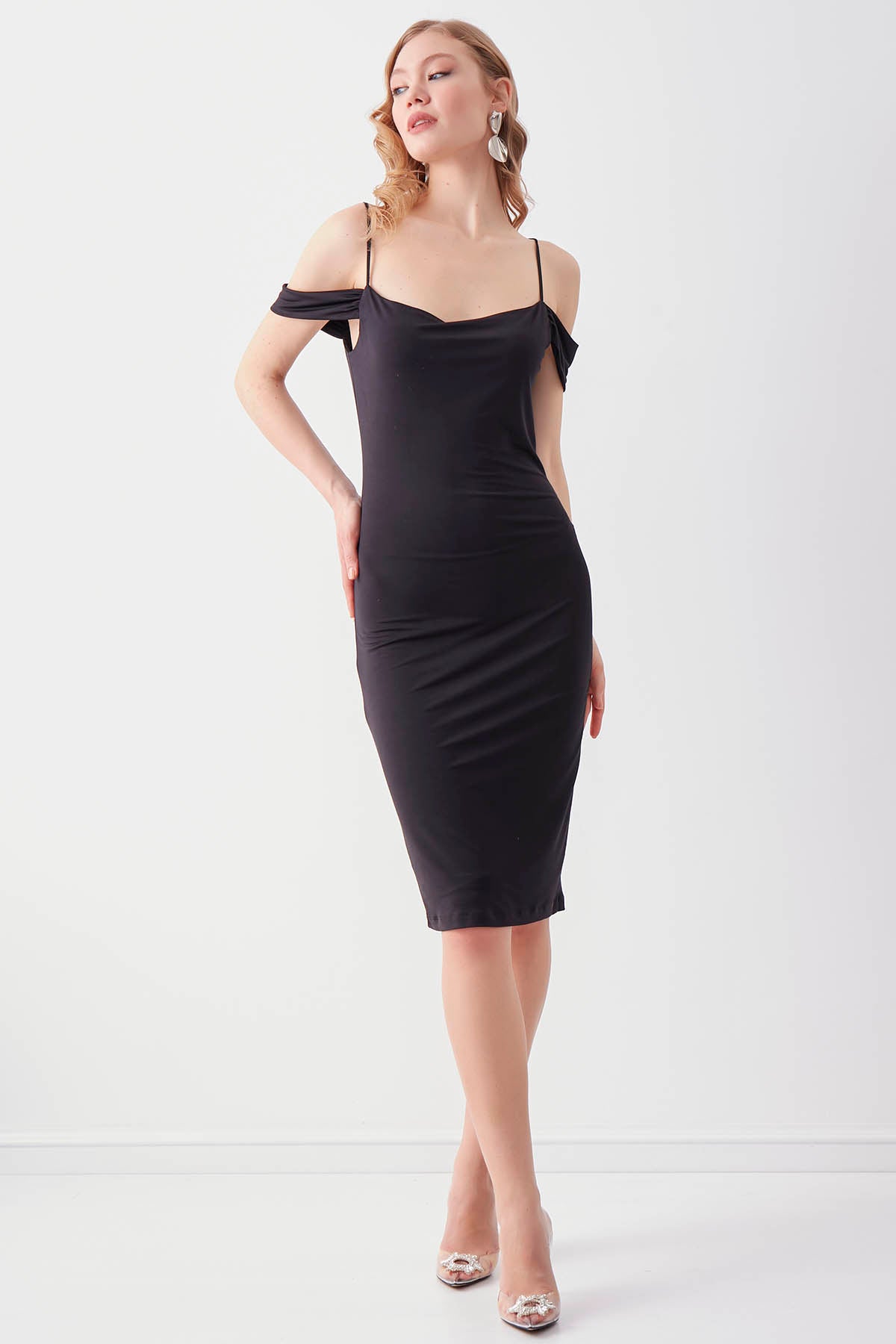 DRESS WITH DETAILED STRING SLEEVE SLING