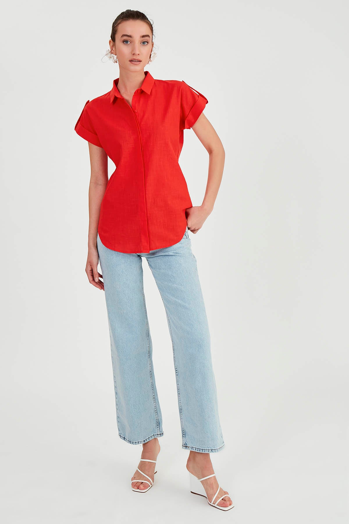 SLEEVE-DETAILED SHORT SLEEVE SHIRT