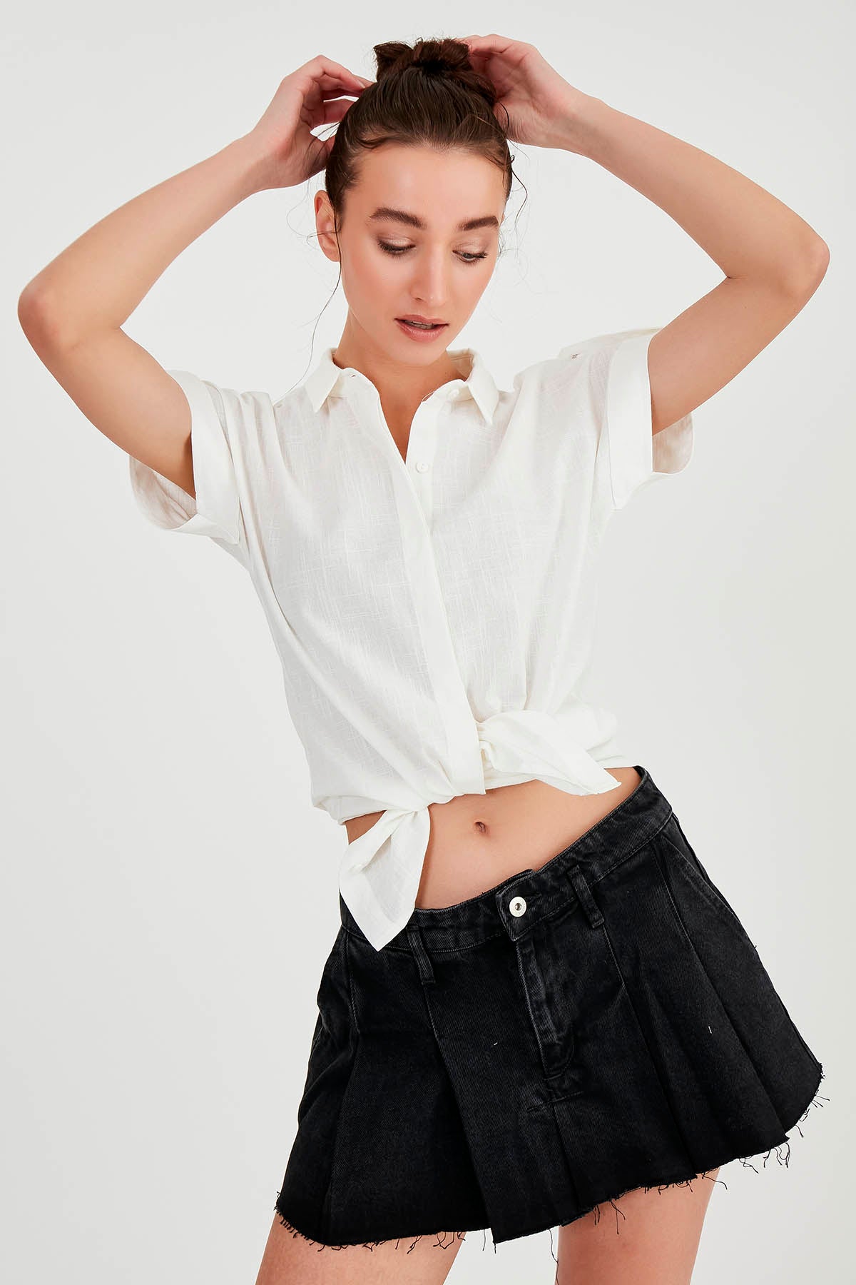 SLEEVE-DETAILED SHORT SLEEVE SHIRT