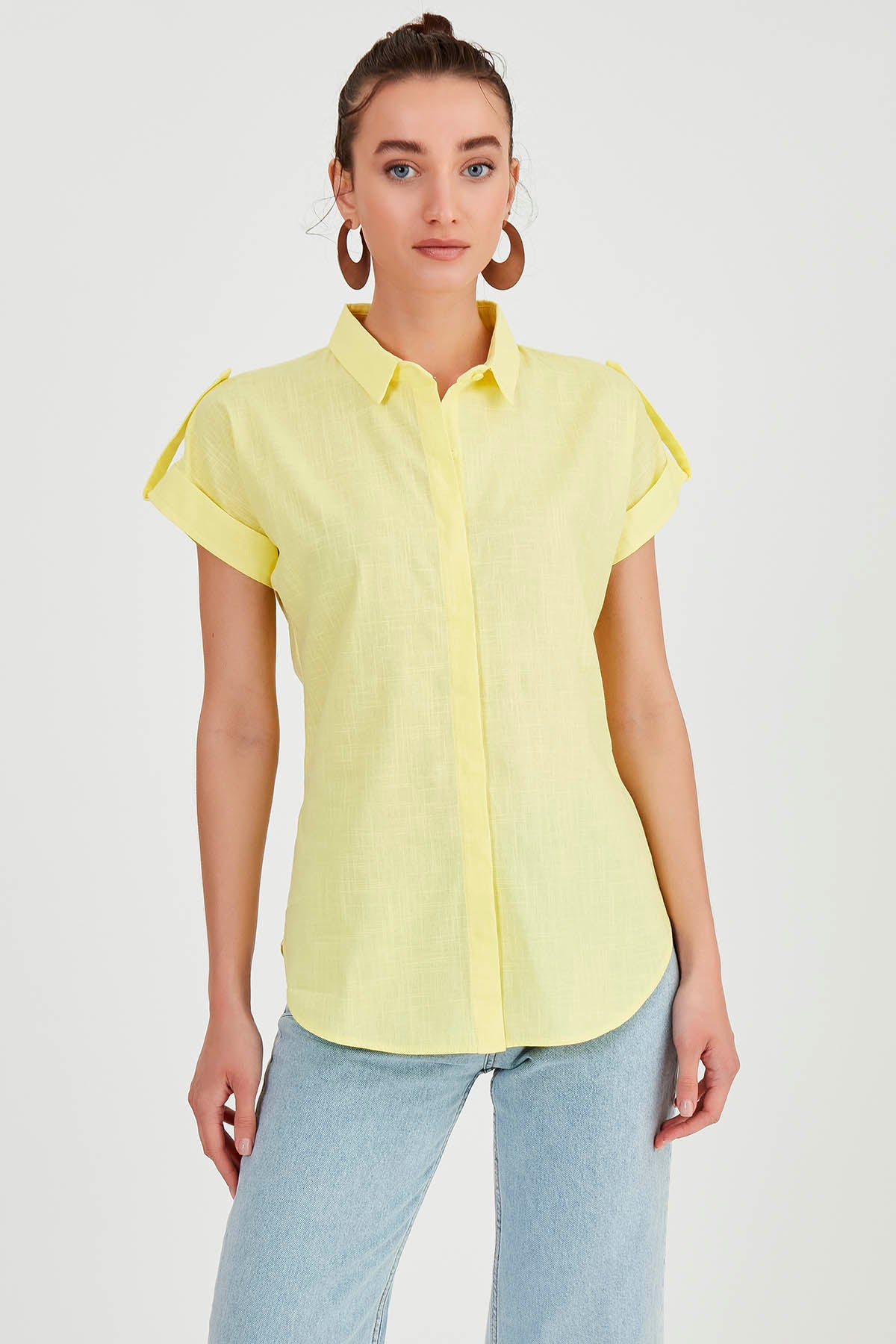 SLEEVE-DETAILED SHORT SLEEVE SHIRT