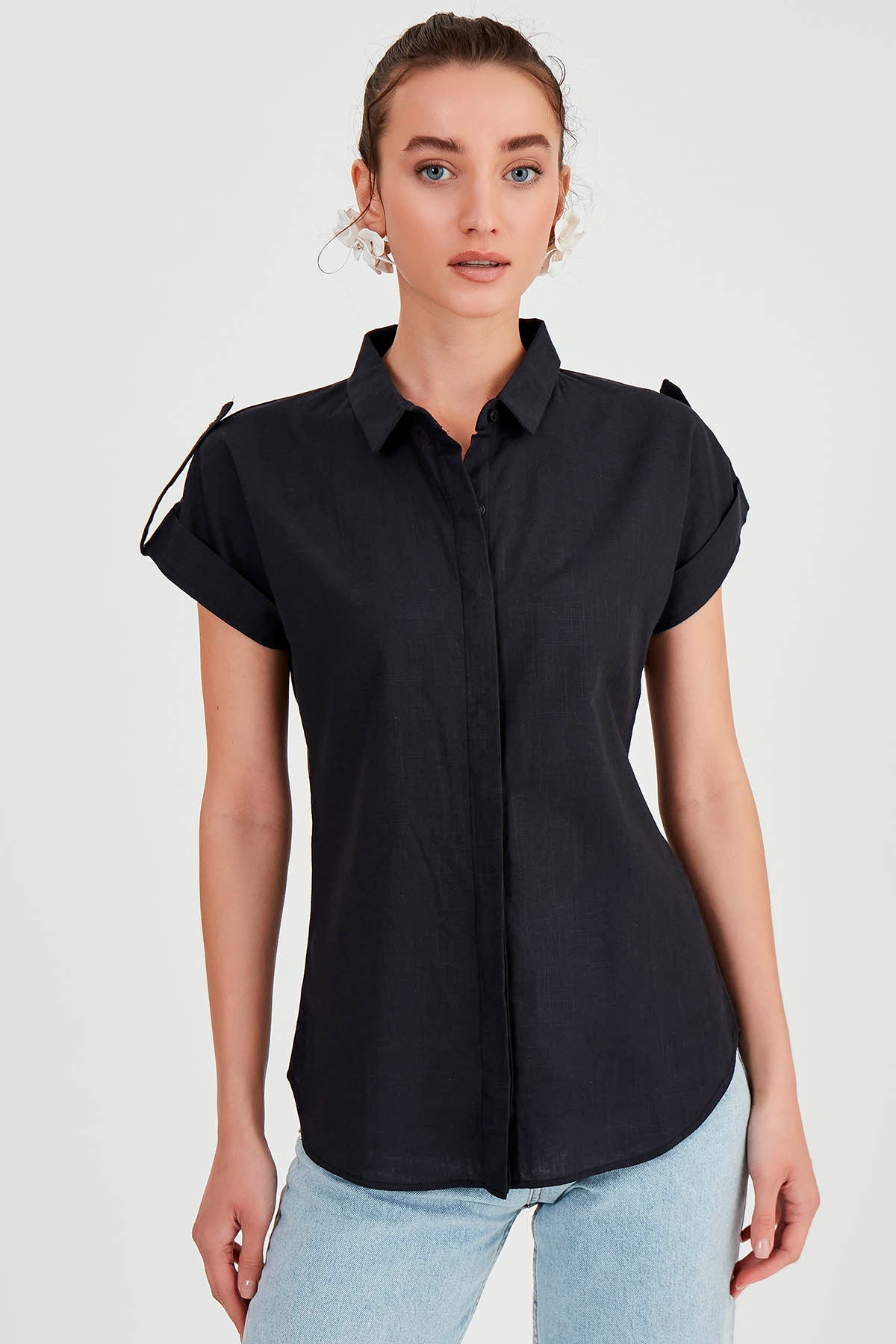 SLEEVE-DETAILED SHORT SLEEVE SHIRT