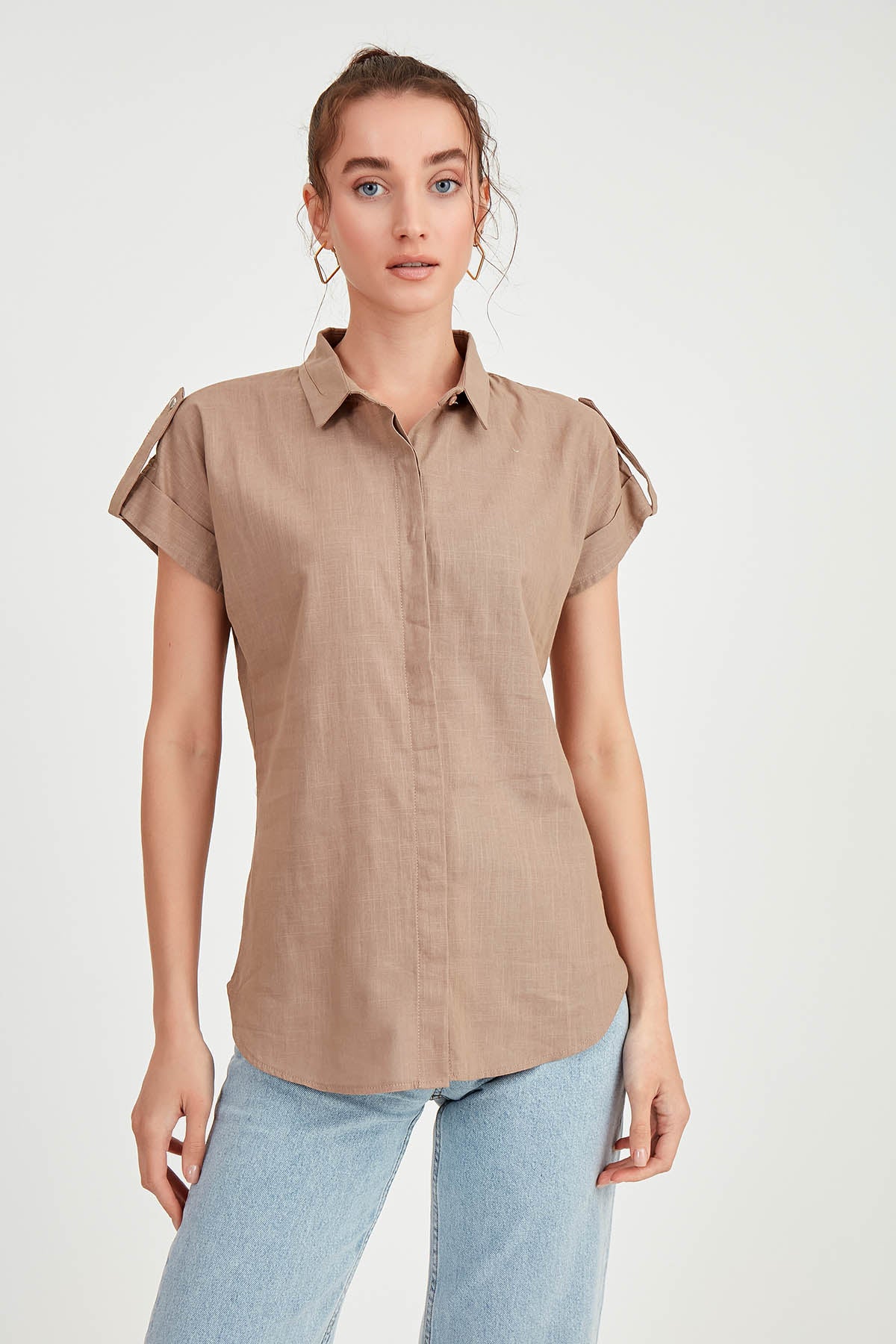 SLEEVE-DETAILED SHORT SLEEVE SHIRT