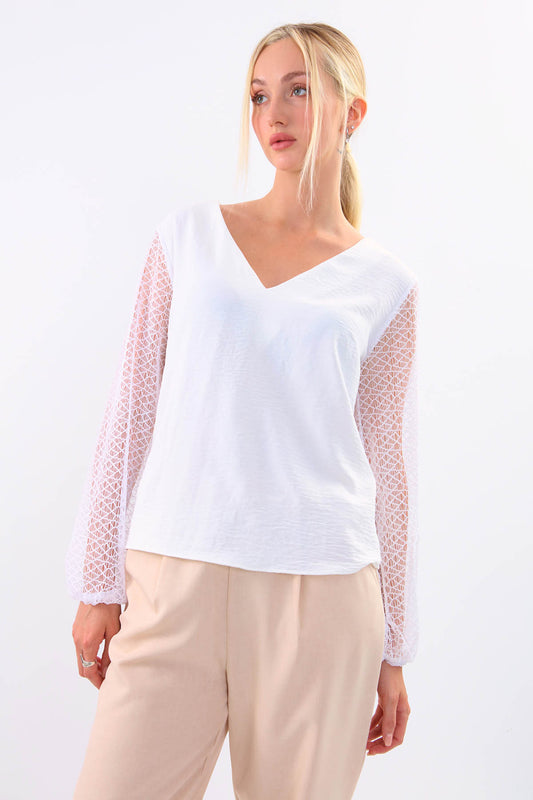 LACE SLEEVES AND COLLAR BLOUSE