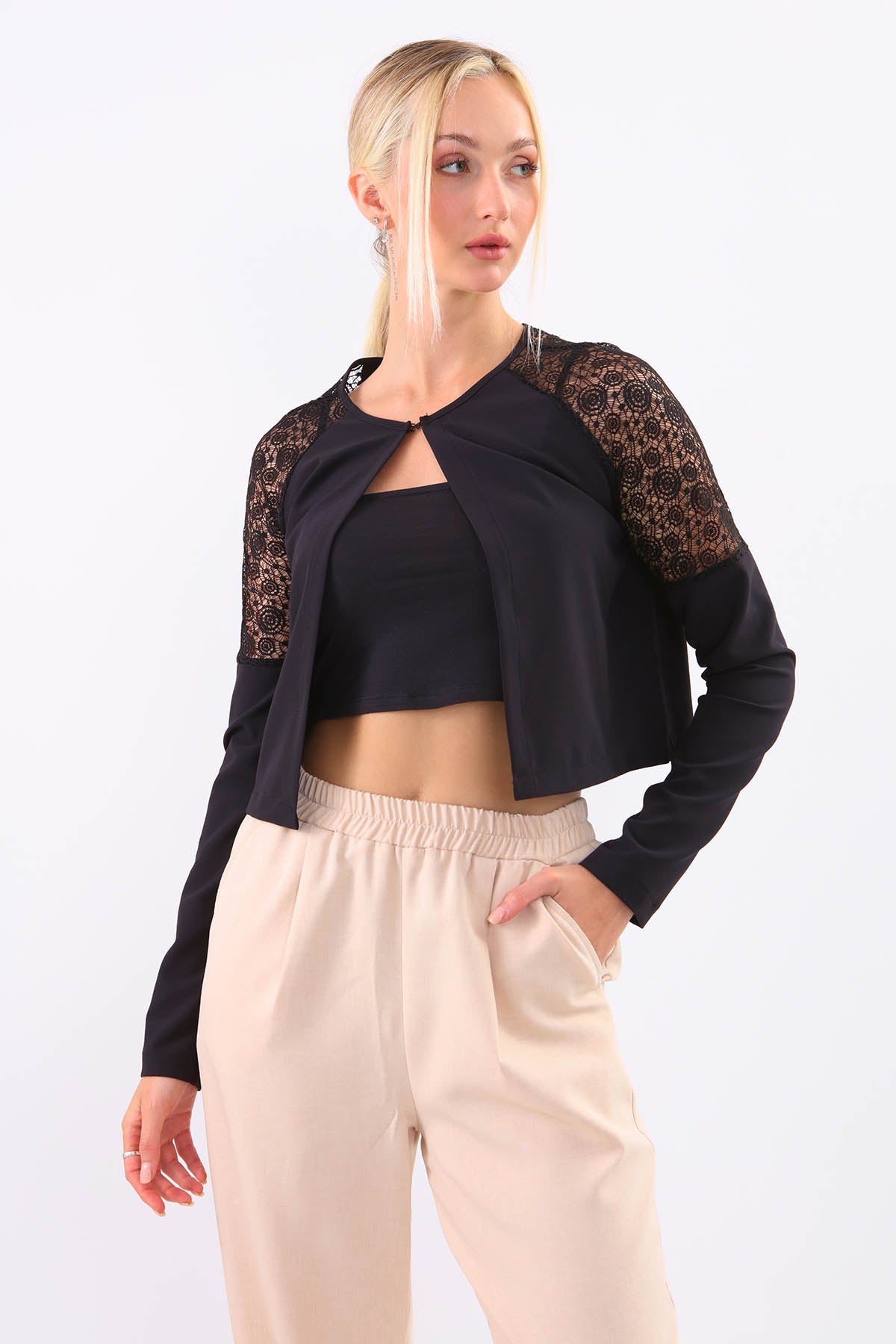 CROP JACKET WITH LACE HANDLES