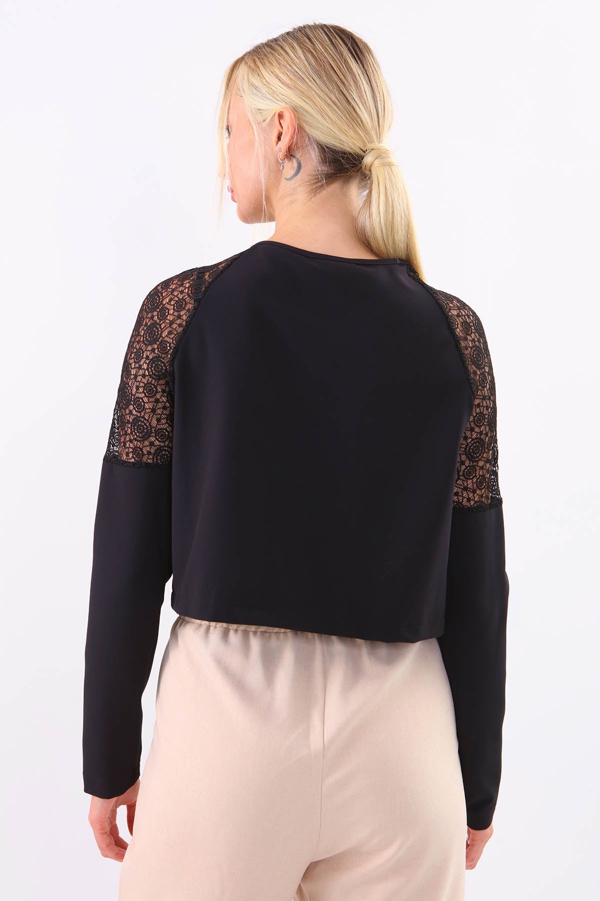 CROP JACKET WITH LACE HANDLES
