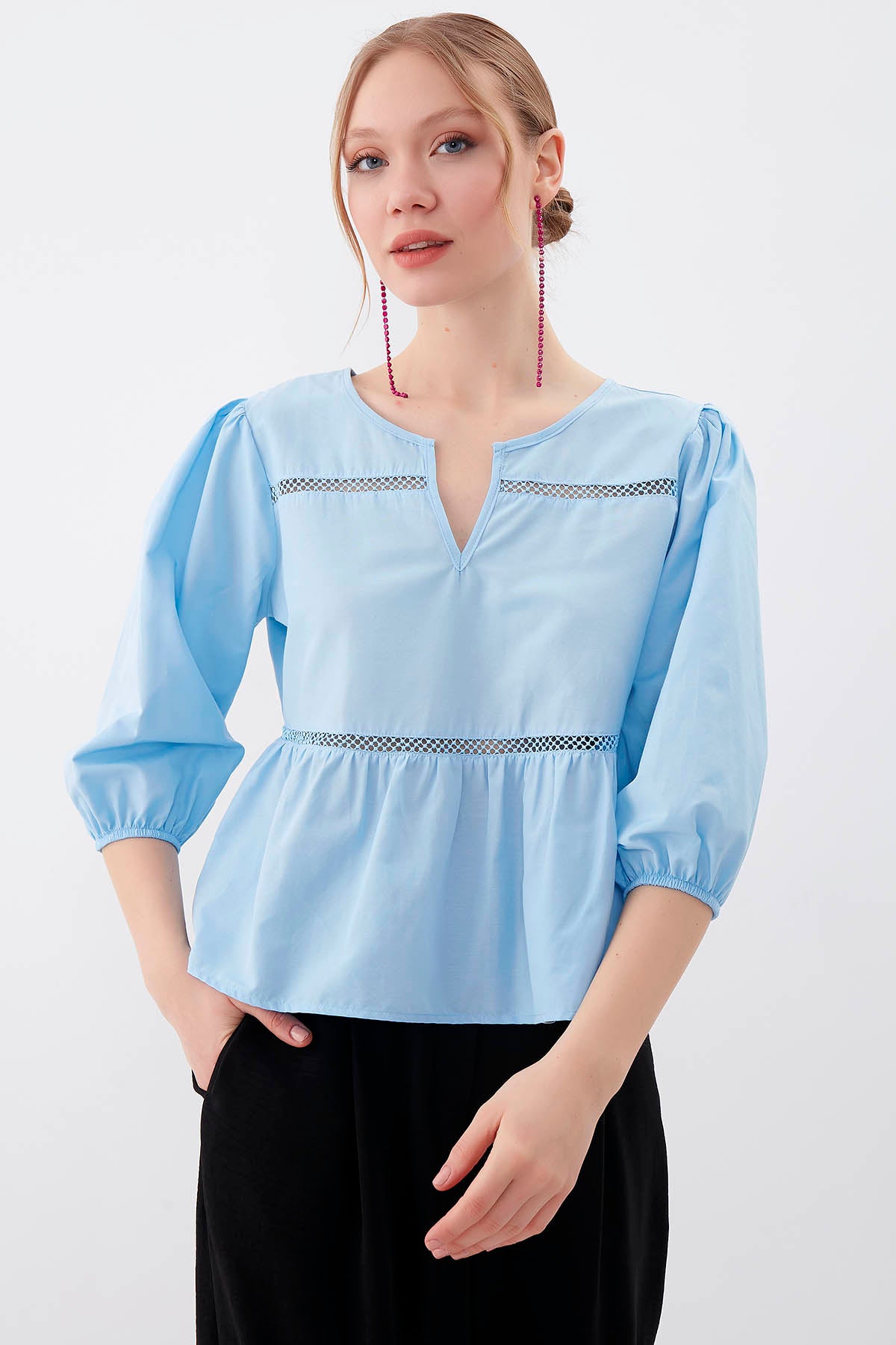 SLEEVES ELASTANE V COLLAR BLOUSE