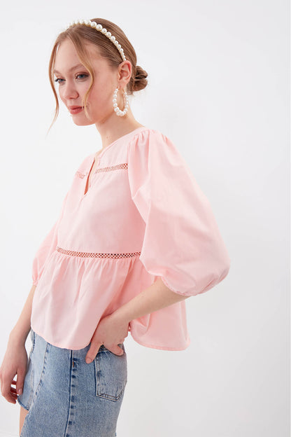 SLEEVES ELASTANE V COLLAR BLOUSE