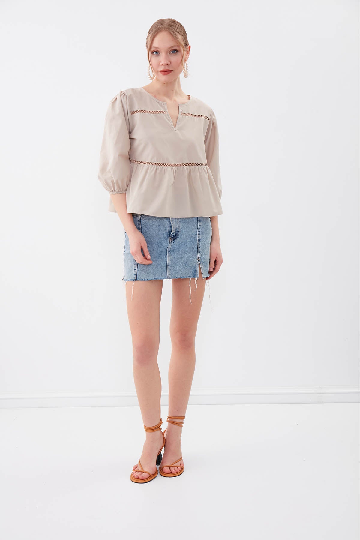 SLEEVES ELASTANE V COLLAR BLOUSE