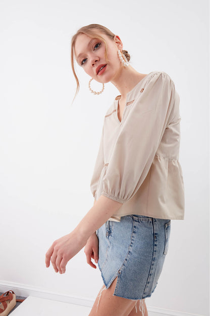 SLEEVES ELASTANE V COLLAR BLOUSE
