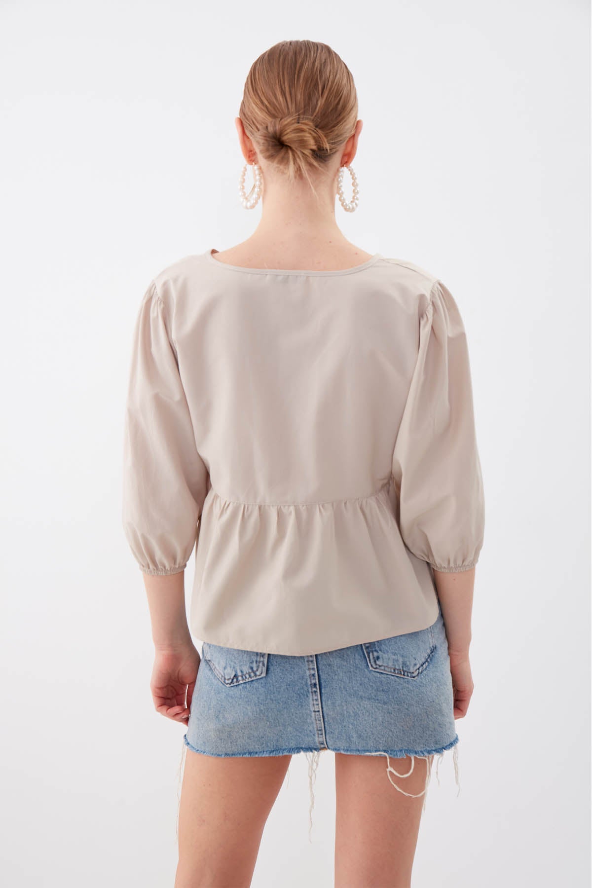 SLEEVES ELASTANE V COLLAR BLOUSE