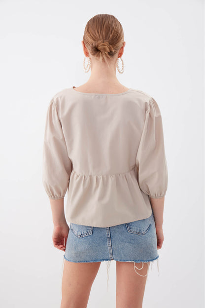 SLEEVES ELASTANE V COLLAR BLOUSE