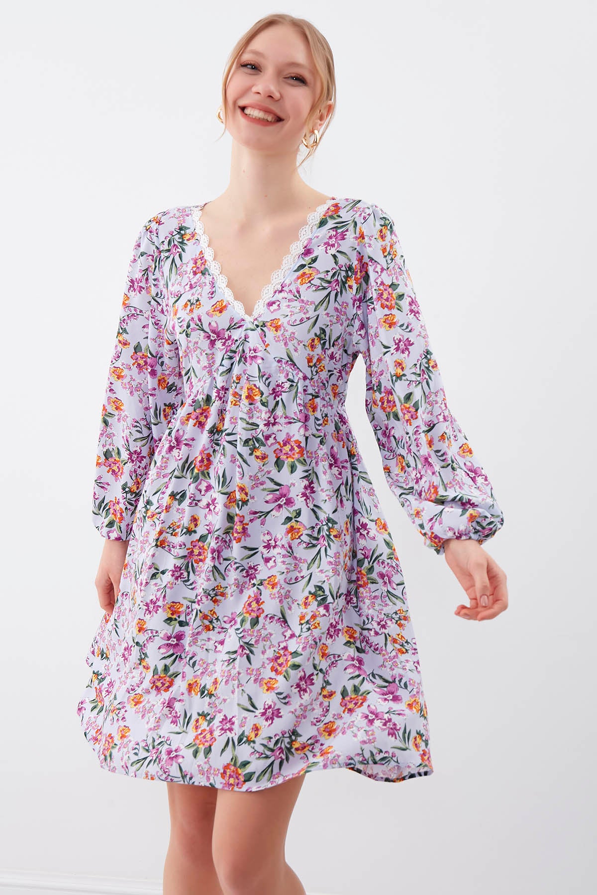 FLORAL DRESS WITH LACED COLLAR & ELASTANE SLEEVES AND WAIST