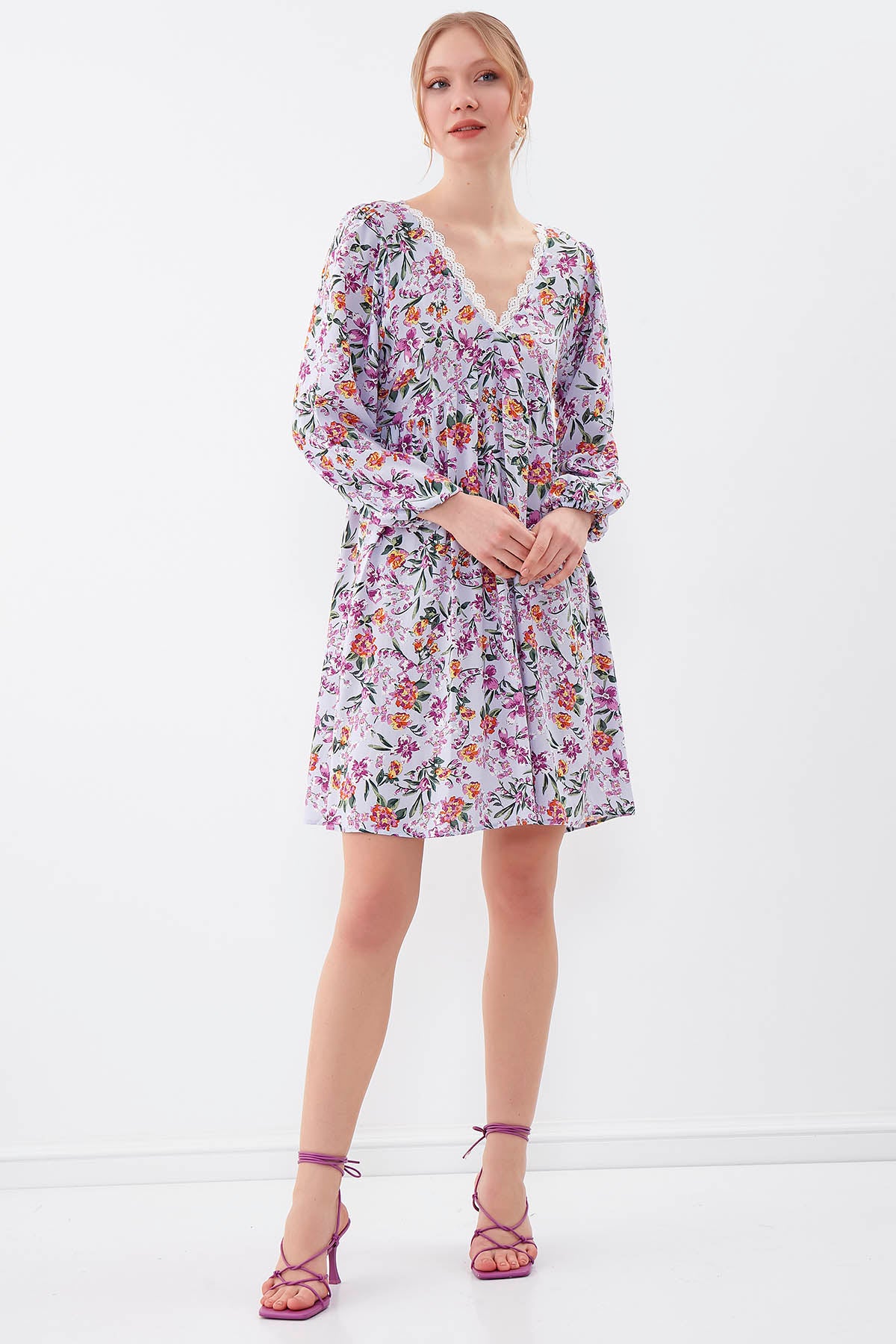 FLORAL DRESS WITH LACED COLLAR & ELASTANE SLEEVES AND WAIST