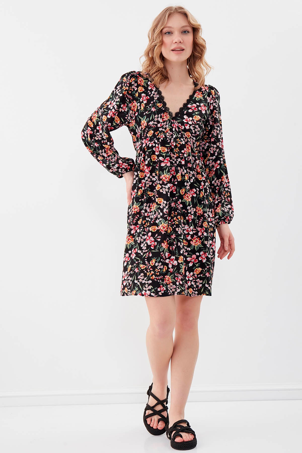 FLORAL DRESS WITH LACED COLLAR & ELASTANE SLEEVES AND WAIST