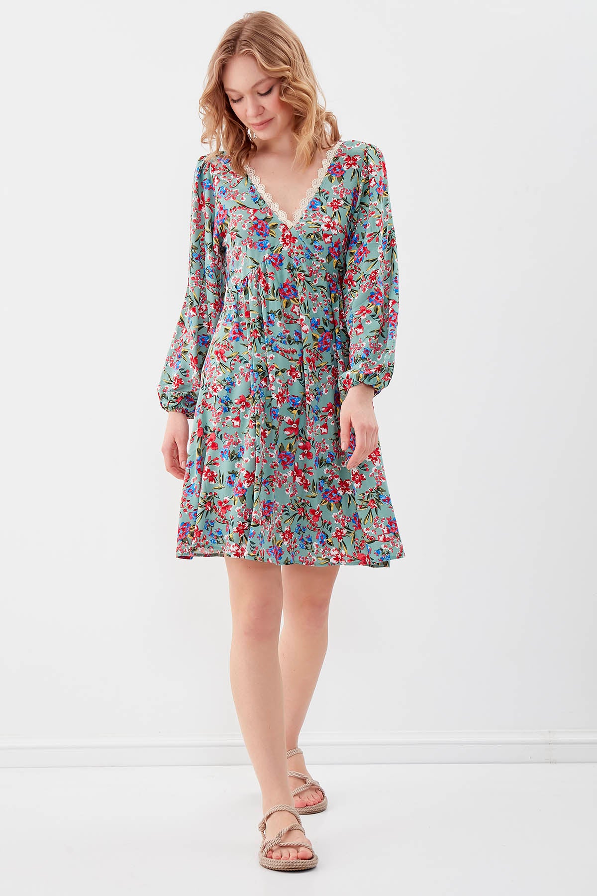 FLORAL DRESS WITH LACED COLLAR & ELASTANE SLEEVES AND WAIST