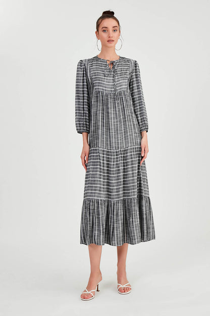 LONG DRESS WITH SLEEVES AND COLLAR