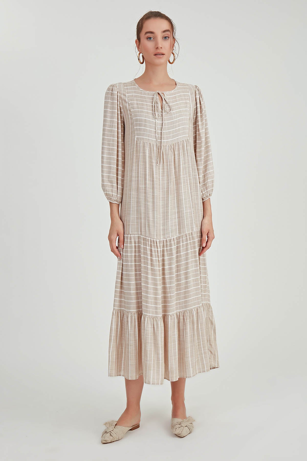 LONG DRESS WITH SLEEVES AND COLLAR