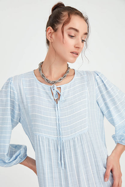 LONG DRESS WITH SLEEVES AND COLLAR