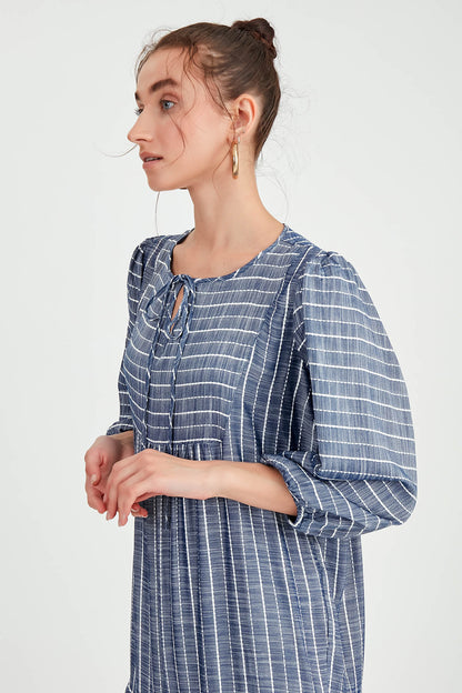 LONG DRESS WITH SLEEVES AND COLLAR