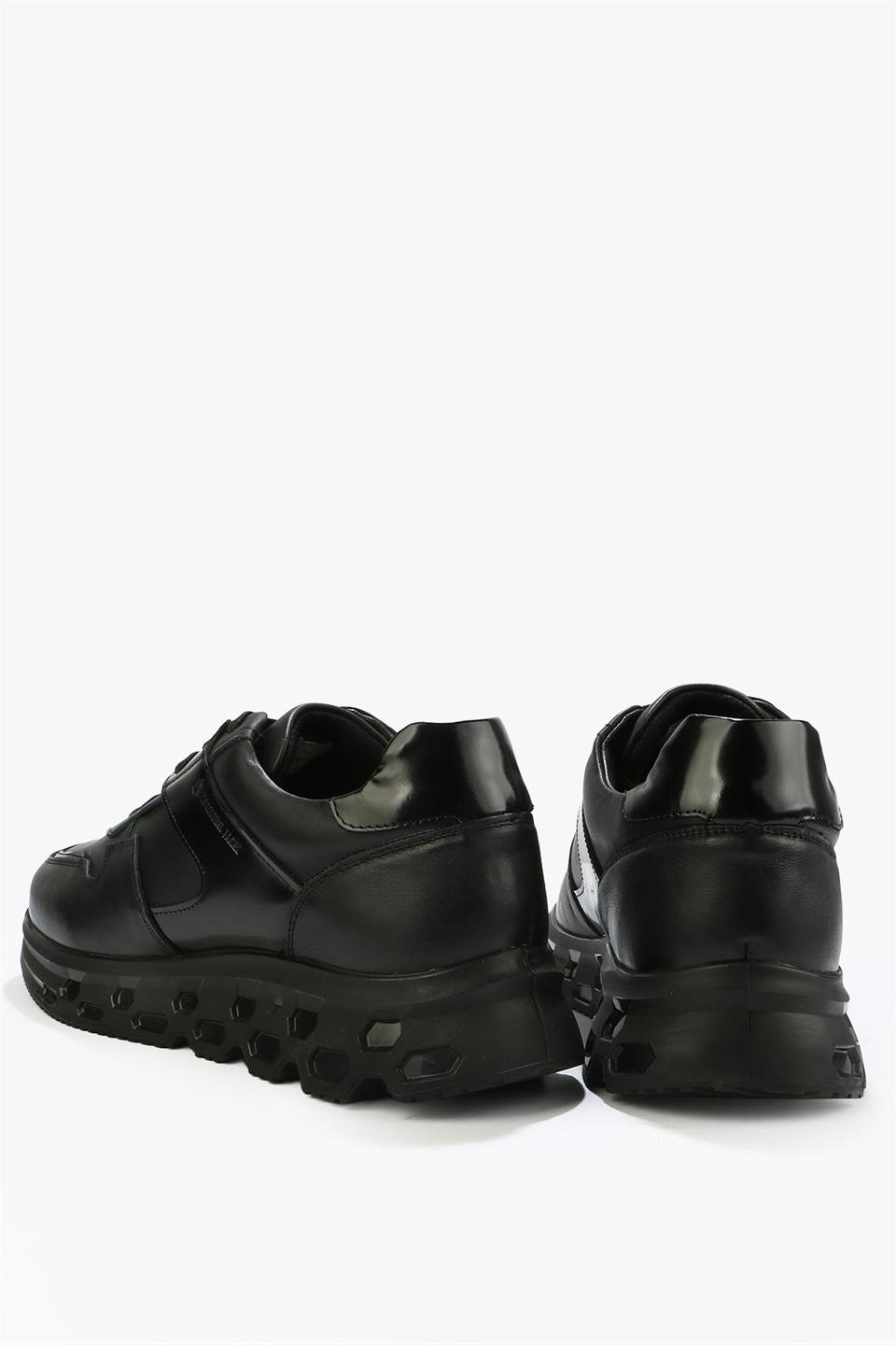 Wode Black Men's Sports Shoes