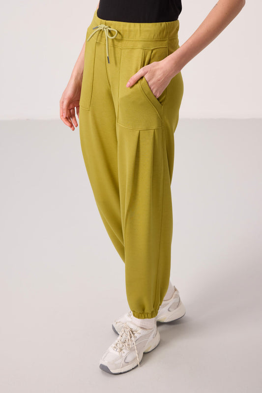Dark Mustard Soft Textured Pocket Detailed Comfortable Fit Women's Trousers - 94672