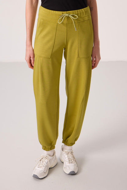 Dark Mustard Soft Textured Pocket Detailed Comfortable Fit Women's Trousers - 94672