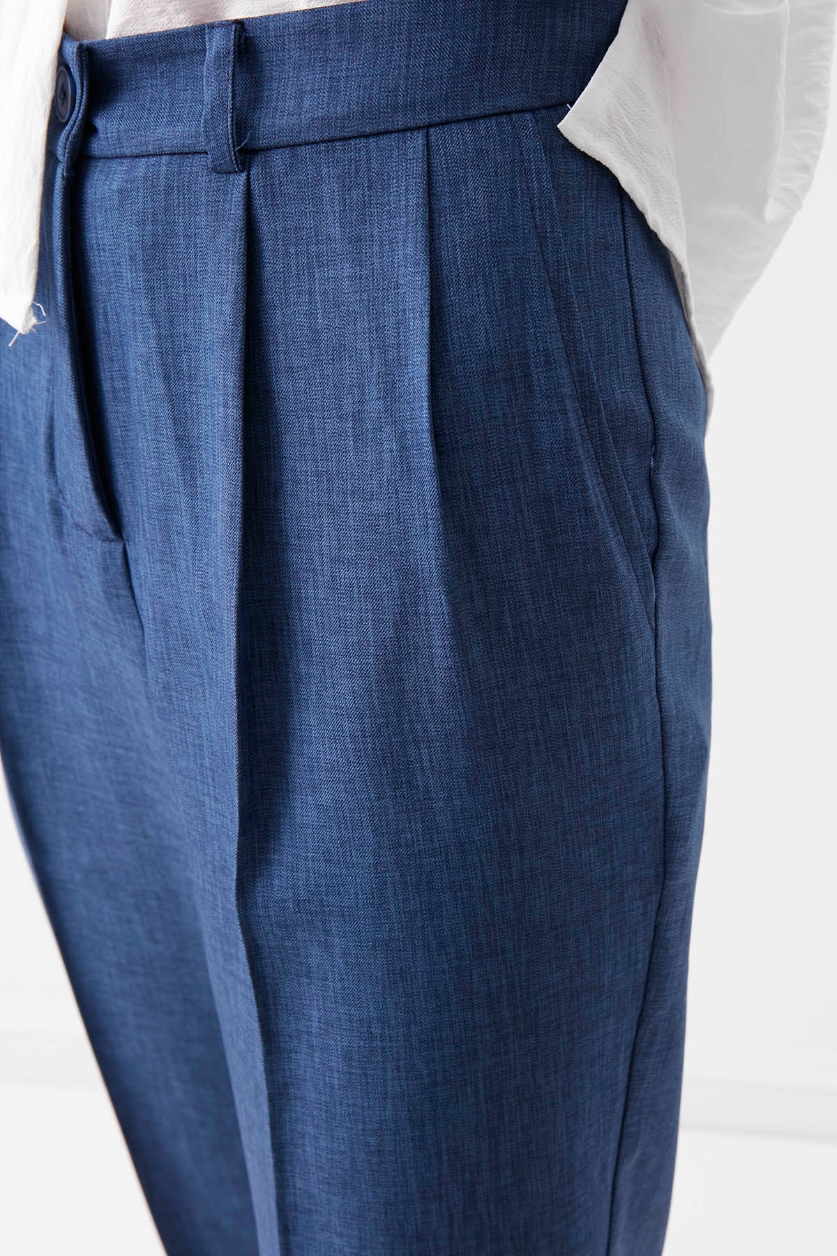 SMALL COVER POCKET  CROP TROUSERS