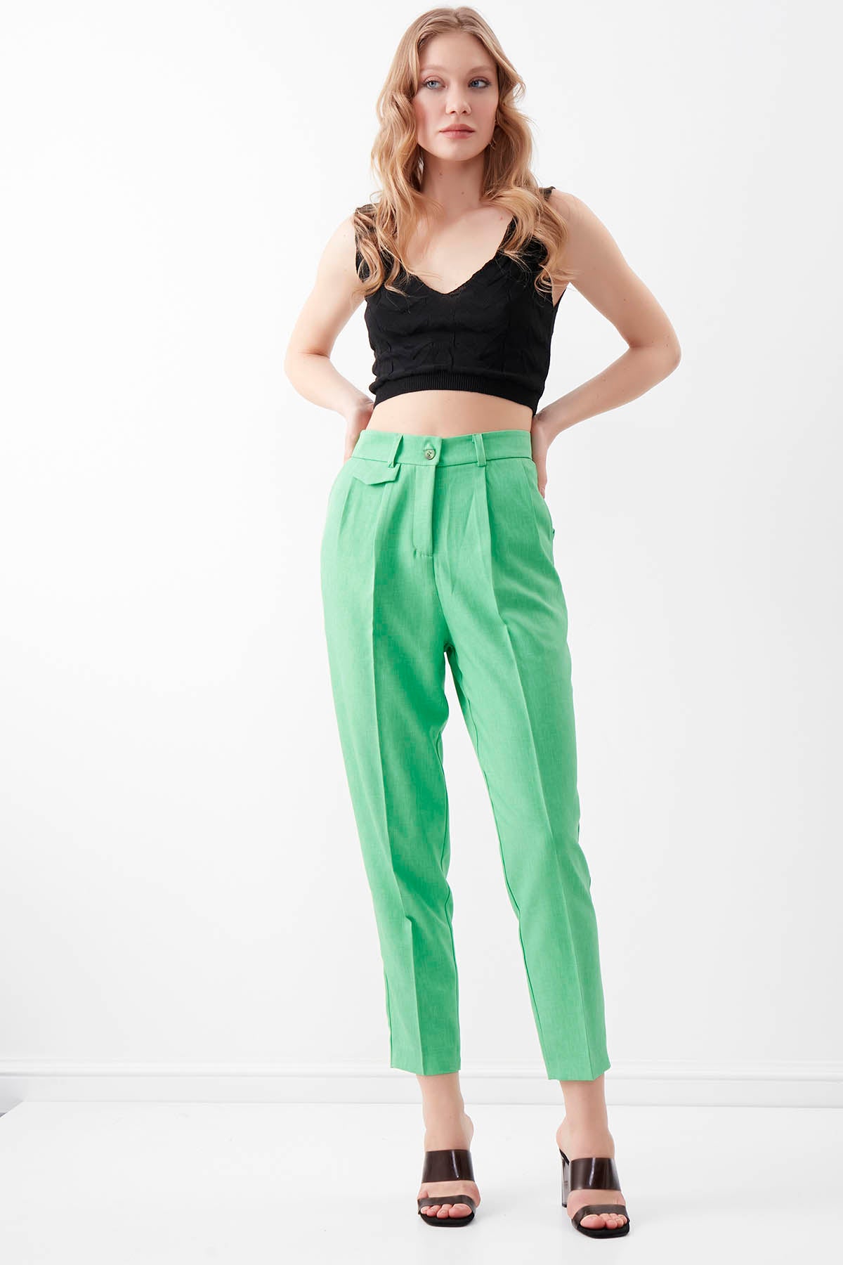 SMALL COVER POCKET  CROP TROUSERS