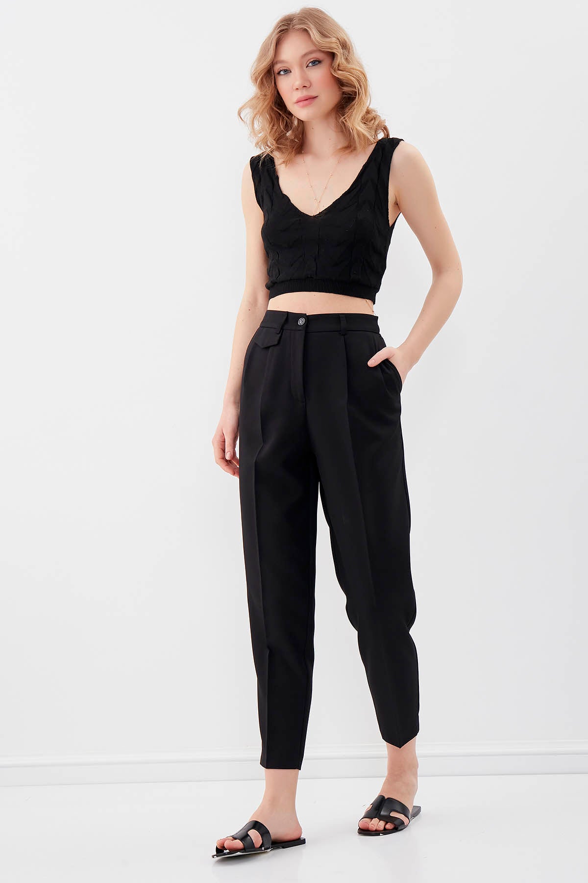 SMALL COVER POCKET  CROP TROUSERS