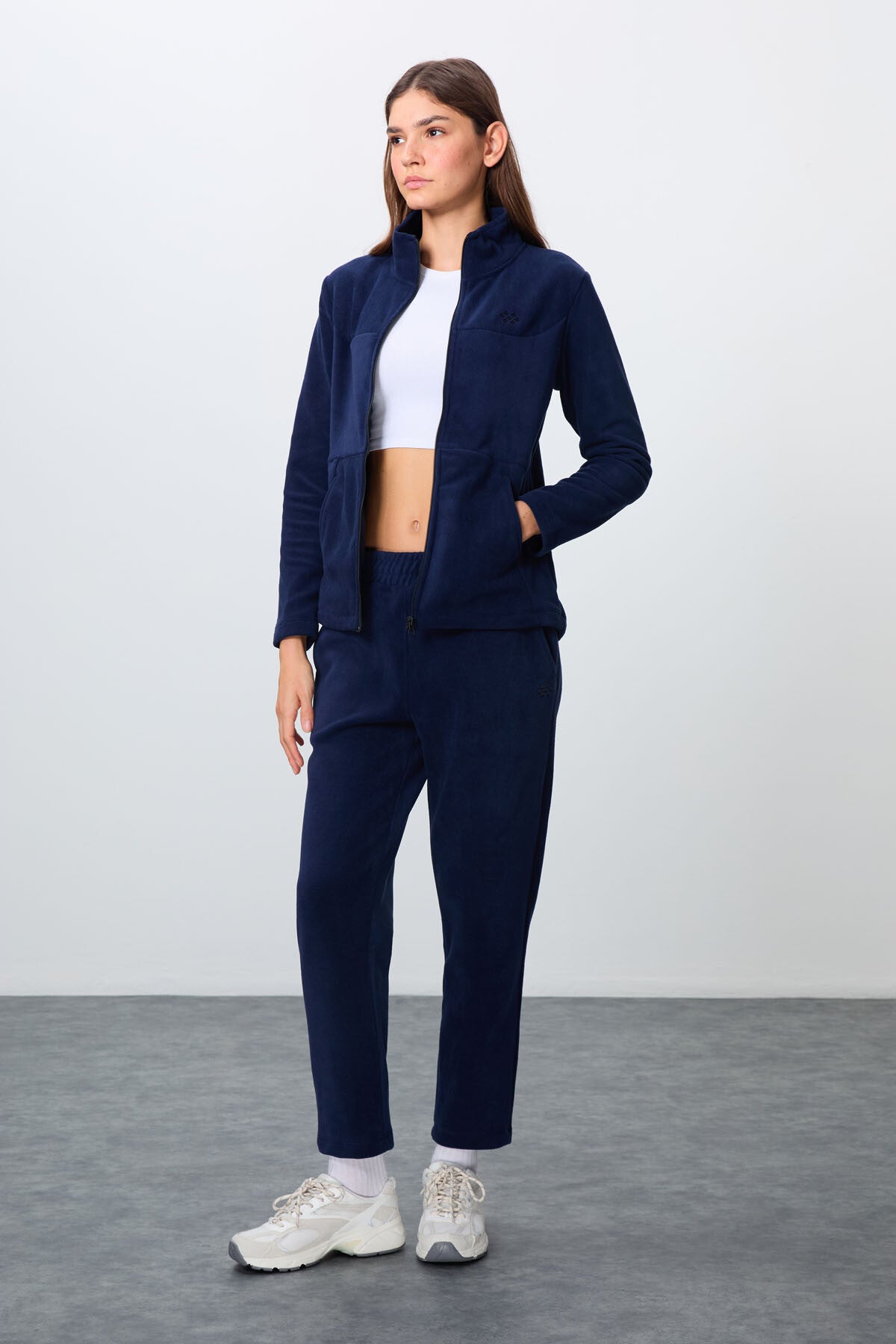 Navy Blue Thick Soft Textured High Collar Oversize Embroidered Fleece Women's Tracksuit Set -95339