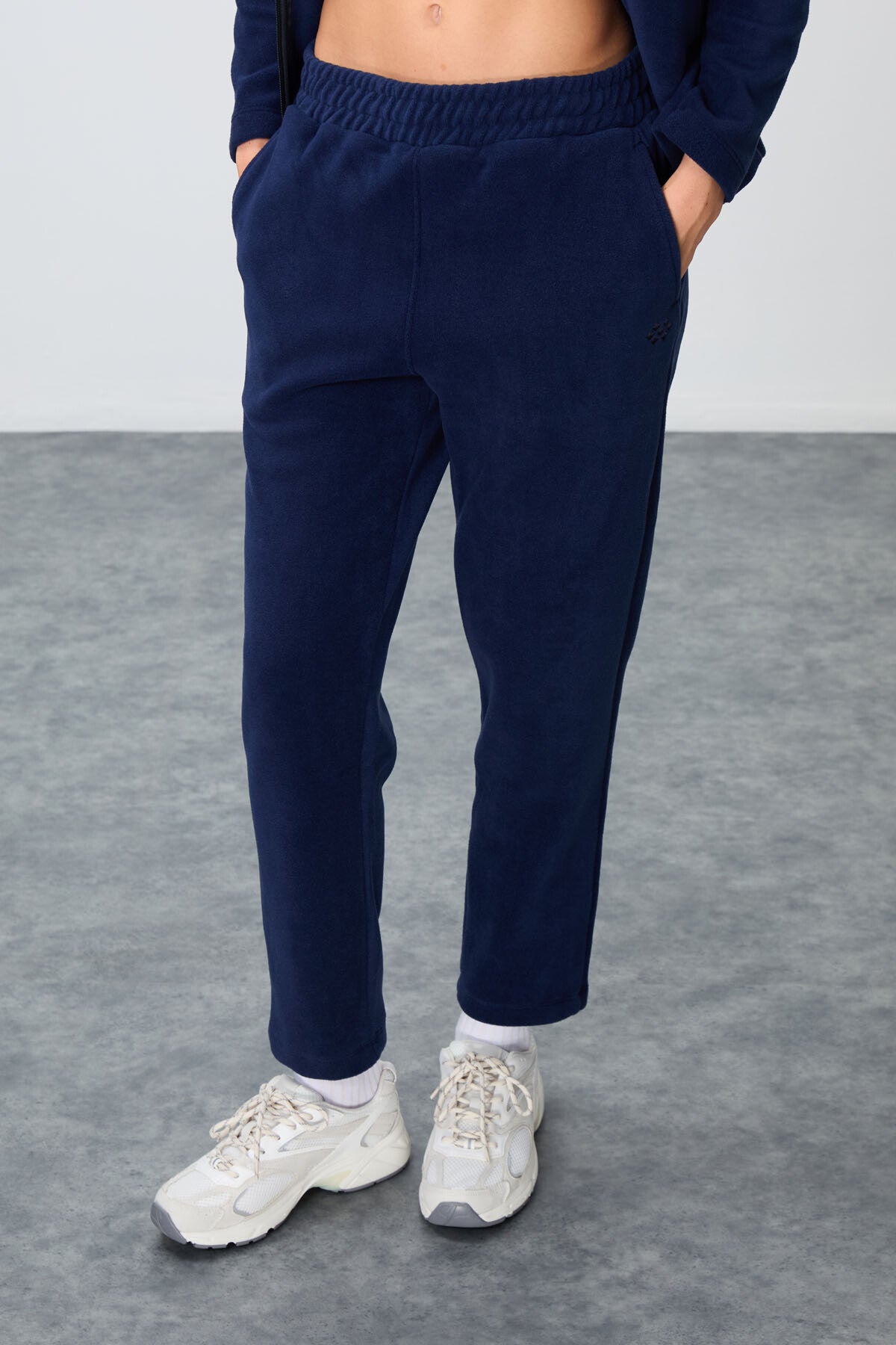 Navy Blue Thick Soft Textured High Collar Oversize Embroidered Fleece Women's Tracksuit Set -95339