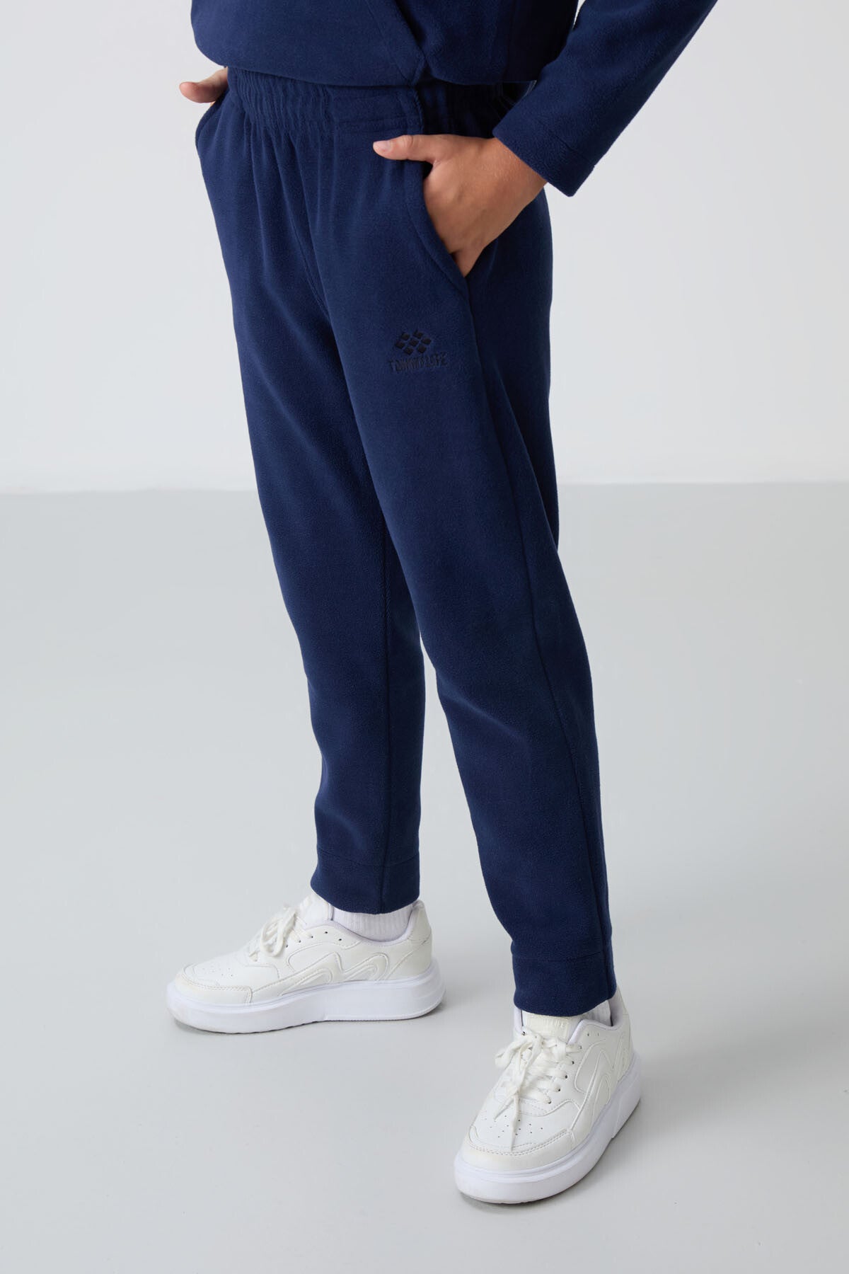 Navy Blue Thick Soft Textured Standard Fit Embroidered Fleece Boys' Tracksuit Set - 11218