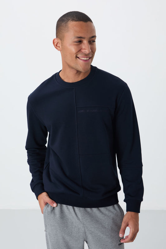 Navy Blue Compact Cotton Thick Smooth Textured O Collar Standard Fit Men's Sweatshirt -88405
