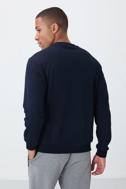 Navy Blue Compact Cotton Thick Smooth Textured O Collar Standard Fit Men's Sweatshirt -88405