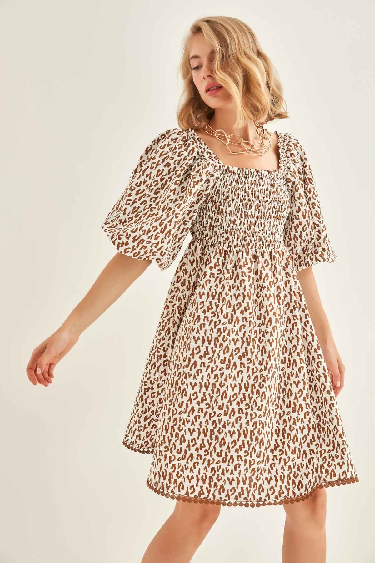 LEOPARD-PATTERNED LOOSE SLEEVE DRESS