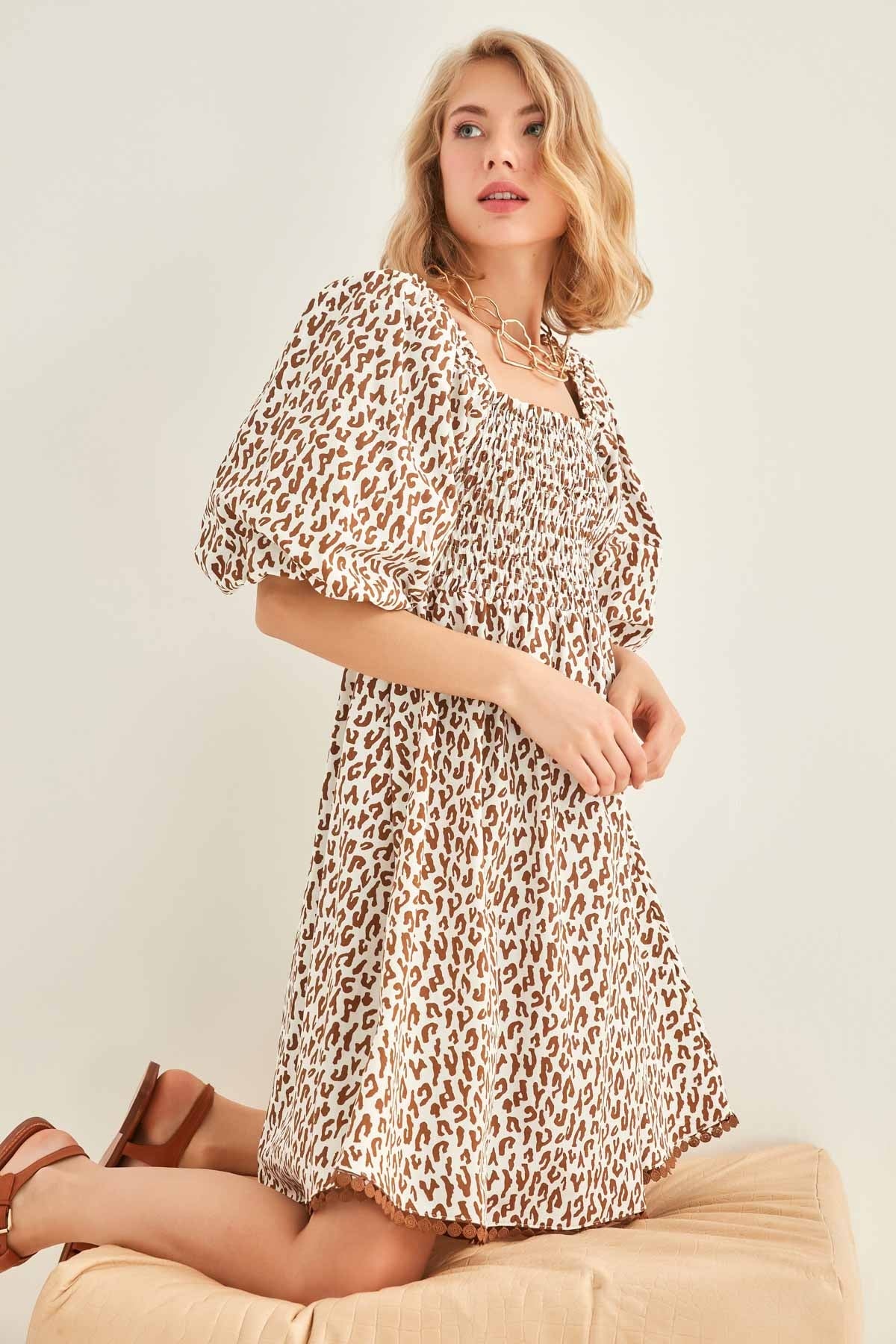 LEOPARD-PATTERNED LOOSE SLEEVE DRESS