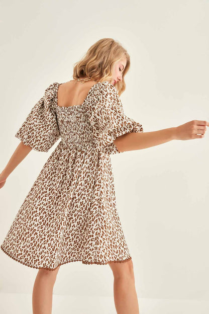 LEOPARD-PATTERNED LOOSE SLEEVE DRESS