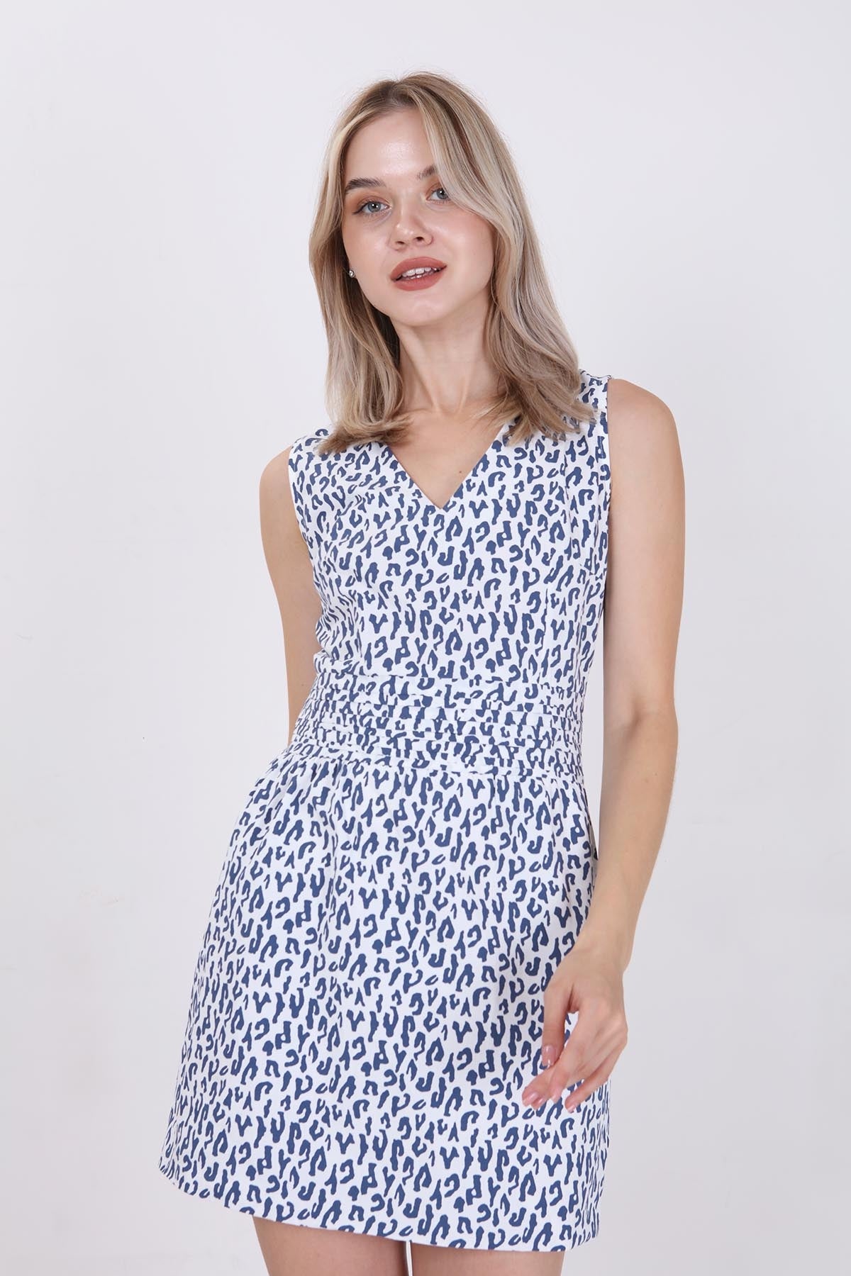 LEOPARD-PATTERNED V COLLAR DRESS