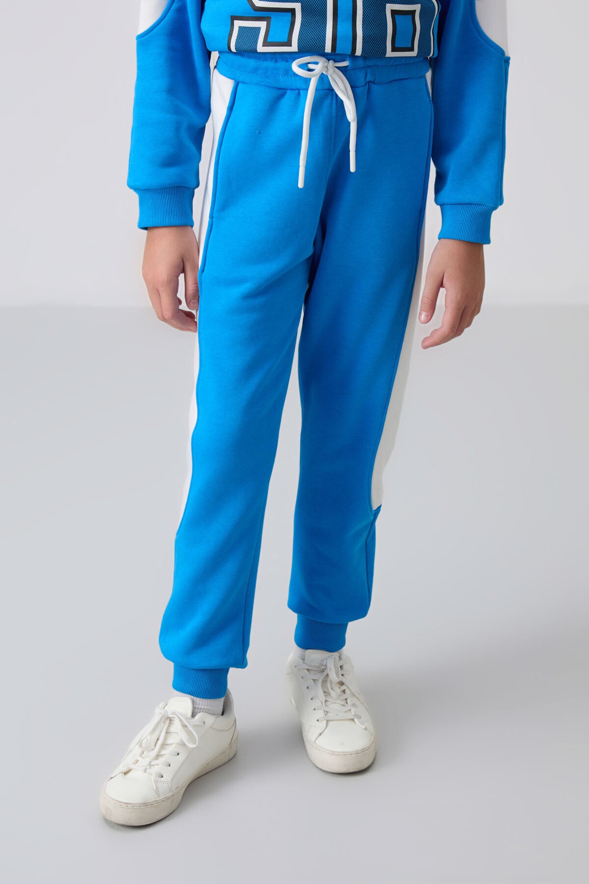 Mavi Cotton Fleece-Lined Soft Textured Standard Fit Printed Girls' Tracksuit Set - 75170