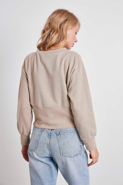 EMBROIDERY DETAILED RIBANESE CROP SWEATSHIRT