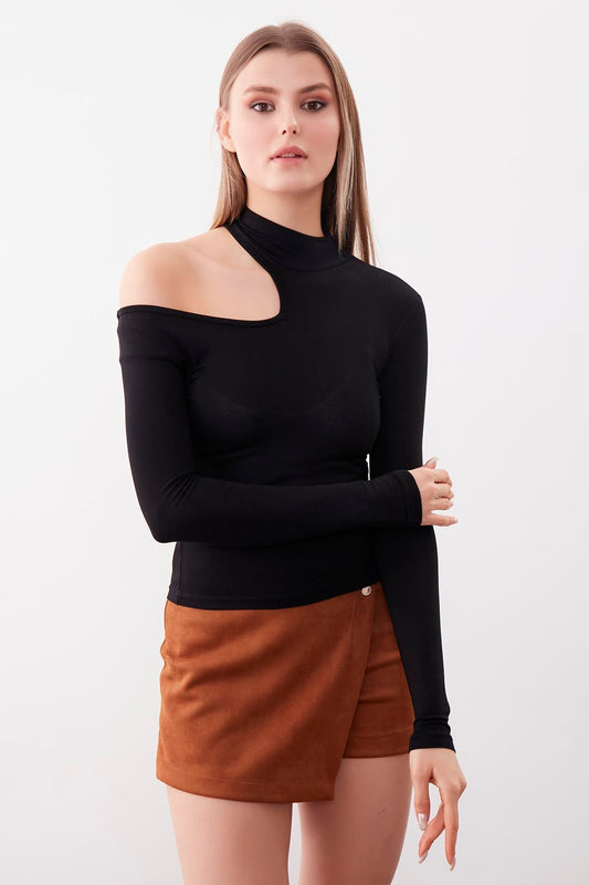 URBAN STYLE ASYMMETIC BLOUSE WITH OPEN SHOULDER