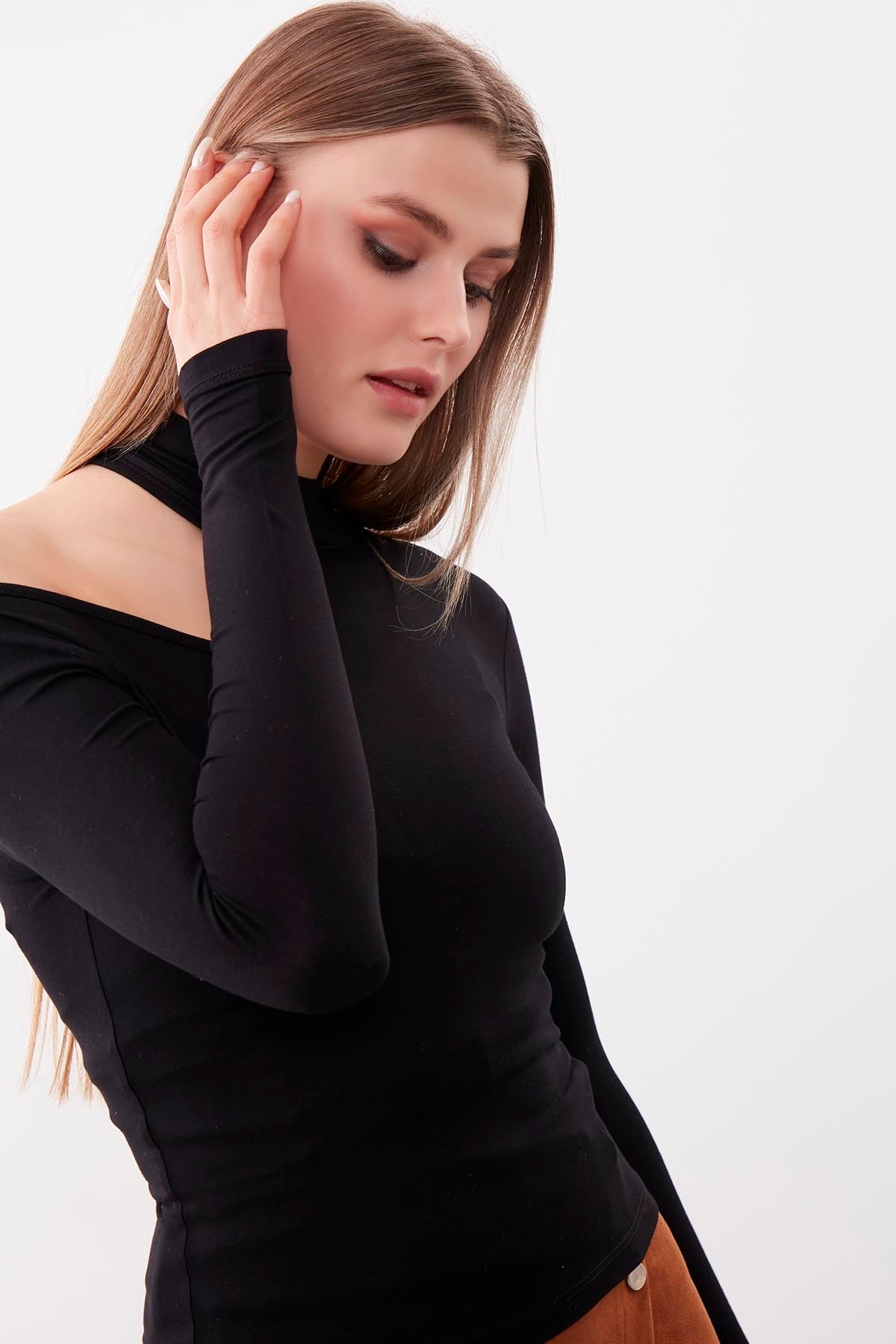URBAN STYLE ASYMMETIC BLOUSE WITH OPEN SHOULDER
