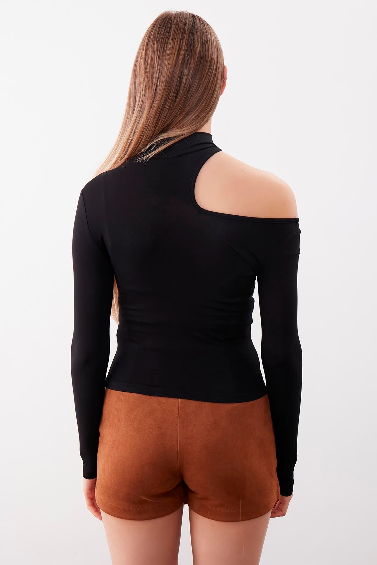 URBAN STYLE ASYMMETIC BLOUSE WITH OPEN SHOULDER