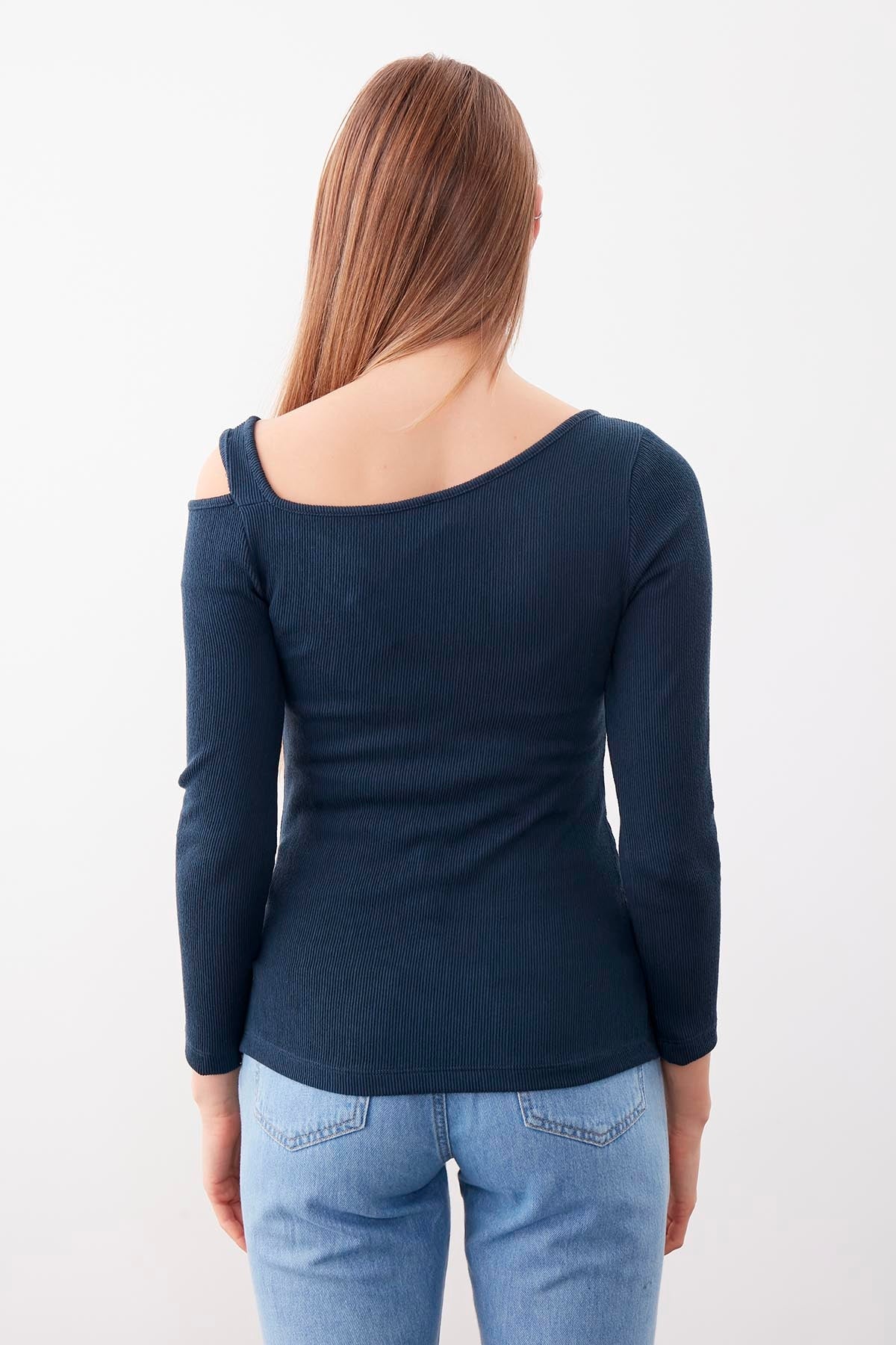 SHOULDER DETAILED WIDE COLLAR BLOUSE