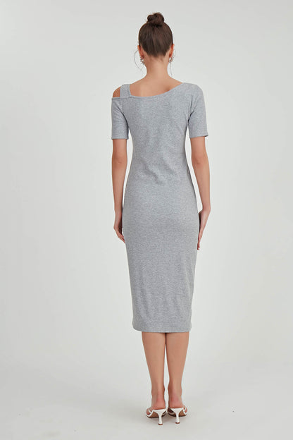 LONG KNITTED DRESS WITH SHOULDER