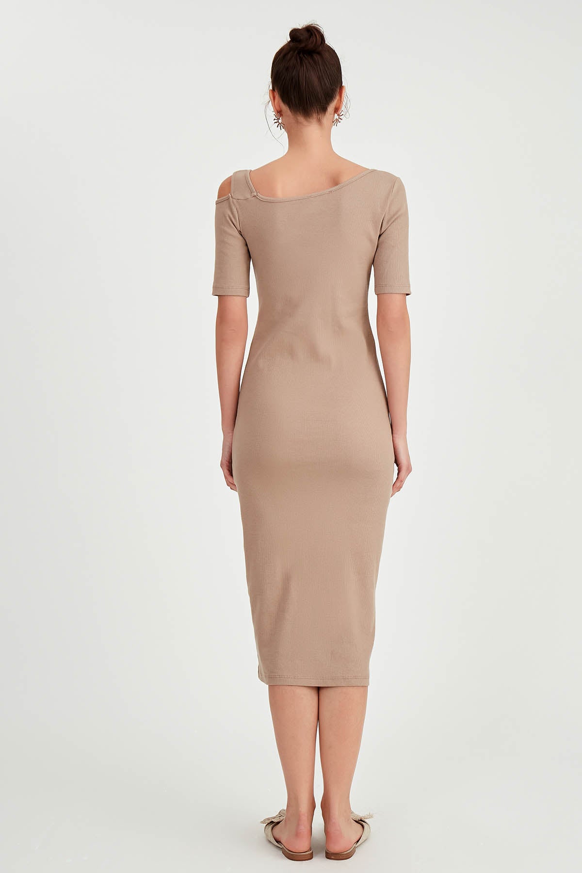 LONG KNITTED DRESS WITH SHOULDER
