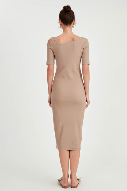 LONG KNITTED DRESS WITH SHOULDER